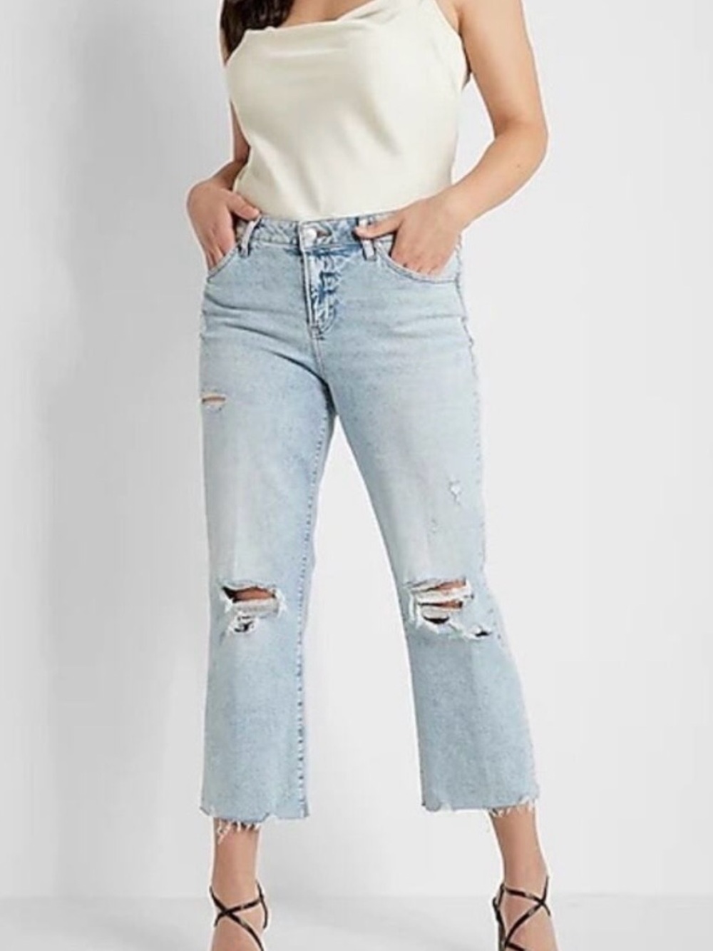 Express 90s Ankle Boot Mid Rise Light Wash Distressed Cropped Jeans